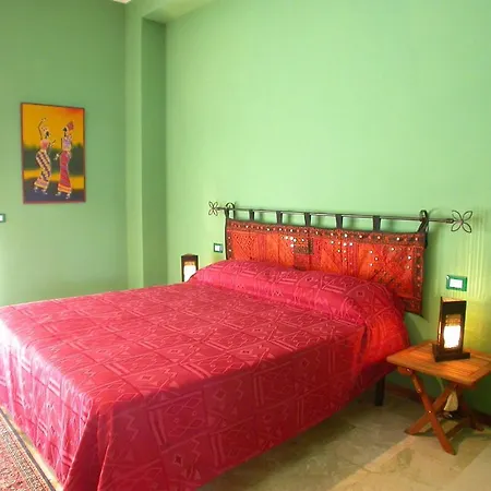 Centro לינה וארוחת בוקר 5*